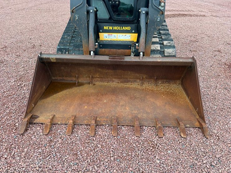 2015-new-holland-c232-image-26
