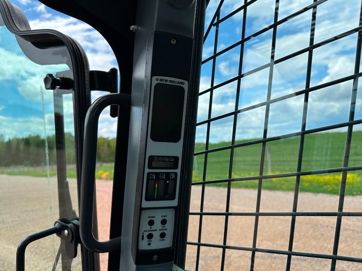 2018-new-holland-l228-image-36
