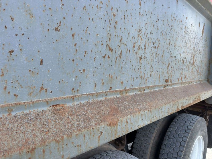 2009-mack-granite-gu813-image-14