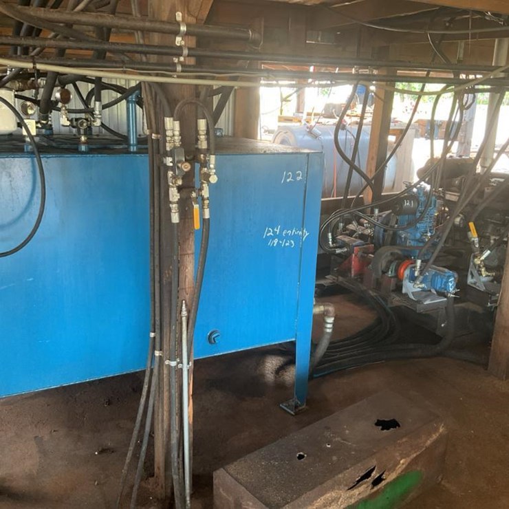 #122 • Hydraulic Lines, Pumps and Tank