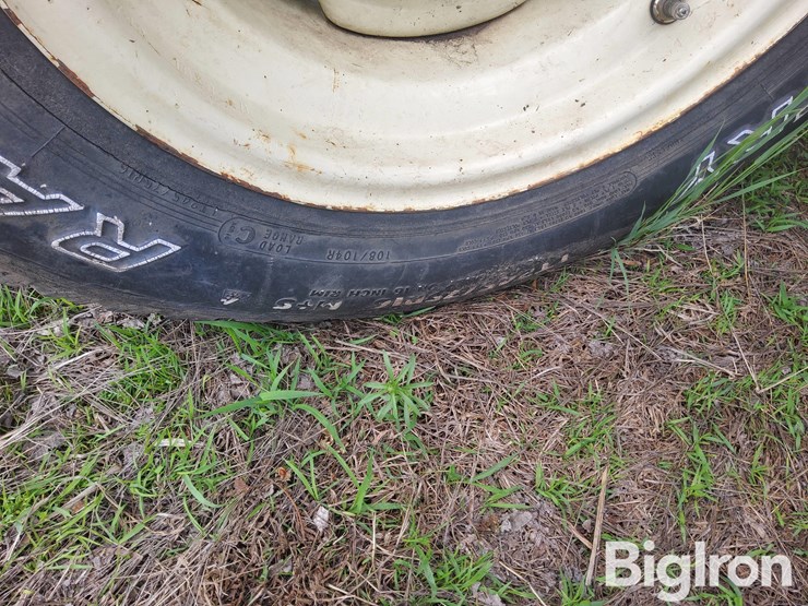 portable-bale-feeder-image-16