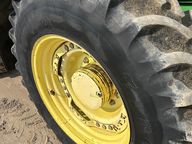 2005-john-deere-7520-image-38