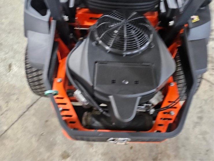 #384-•-kubota-z122rkw-zero-turn-mower-image-14