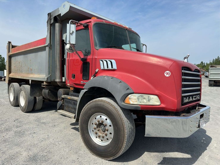 2009-mack-granite-gu813-image-2
