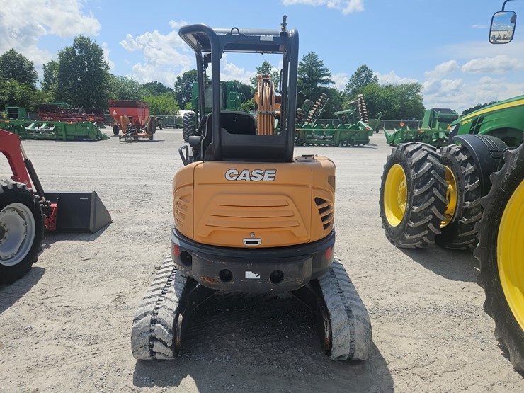 2018-case-cx37c-image-15