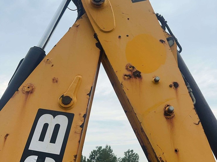 2015-jcb-3cx-image-18