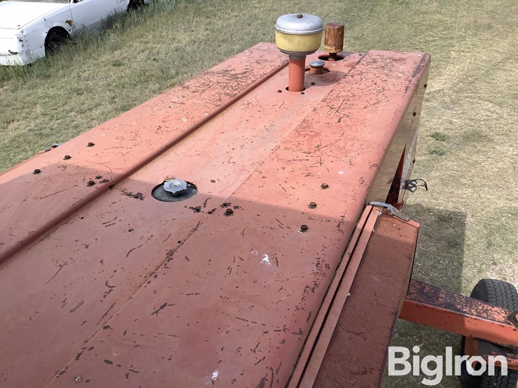 hesston-6600-image-13