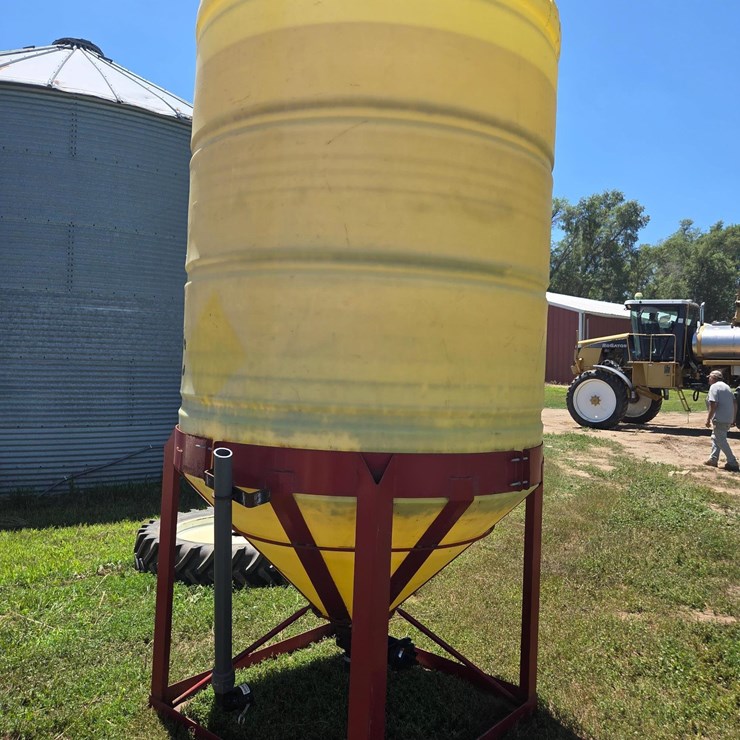 Dultmeier MP223CA Upright Poly Cone Bottom Tank