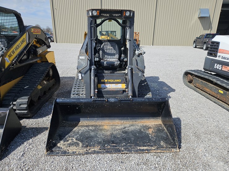 2019-new-holland-c227-image-2
