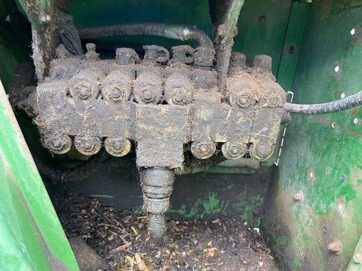 john-deere-6950-image-19