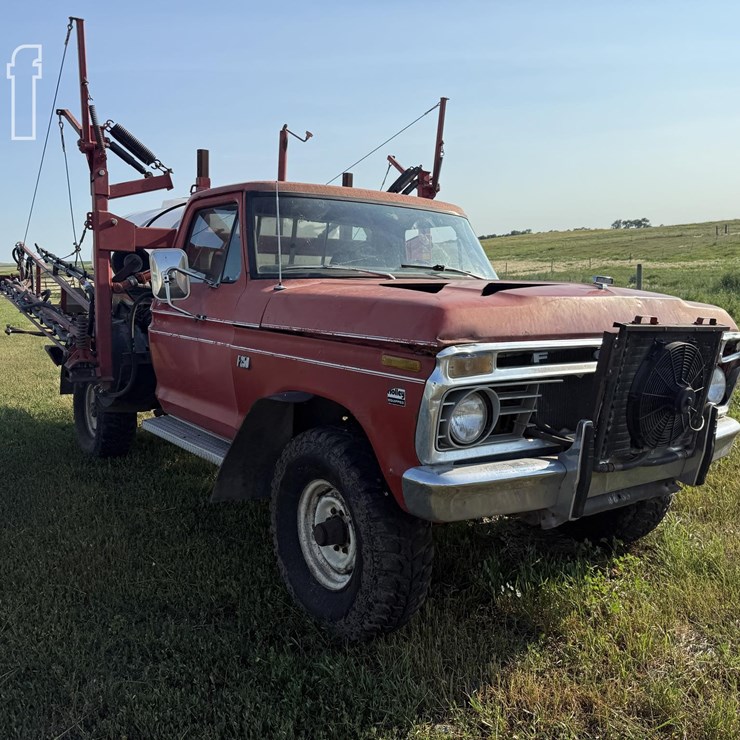 1975 FORD F250