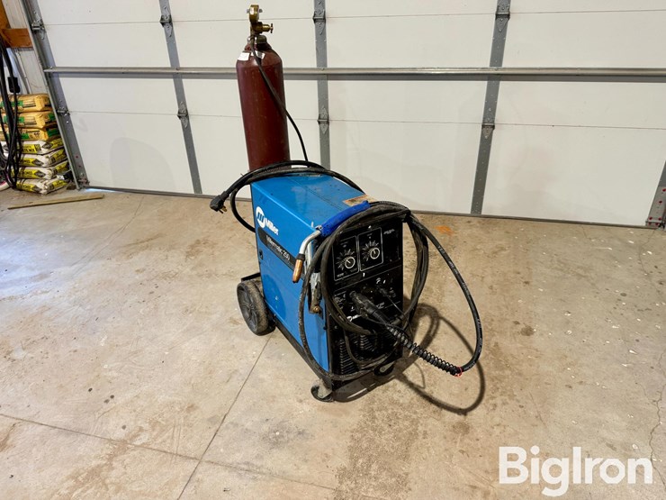 miller-millermatic-250-cv-dc-wire-feed-welder-image-3