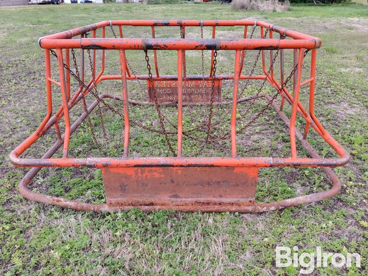 hay-monster-bale-feeder-image-8