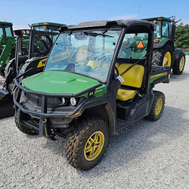 2019 JOHN DEERE GATOR