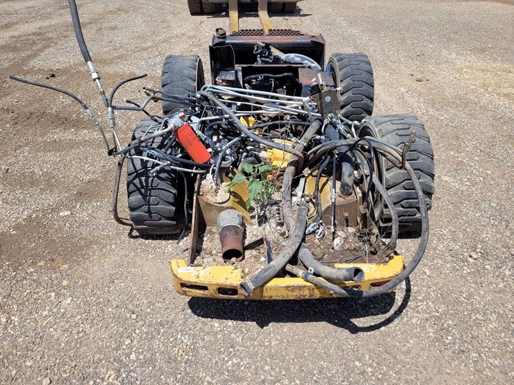 bottom-half-of-gutted-skid-steer-image-2