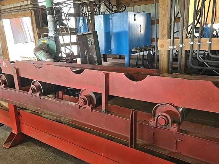 #115-•-roll-case-with-conveyor-and-side-transfer-deck-image-42