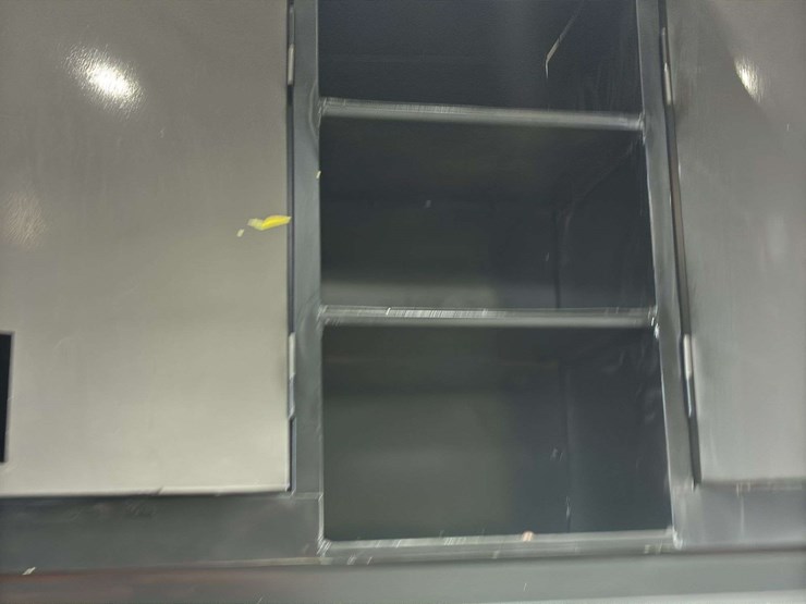 toolbox-w/-call-cabinets-image-11