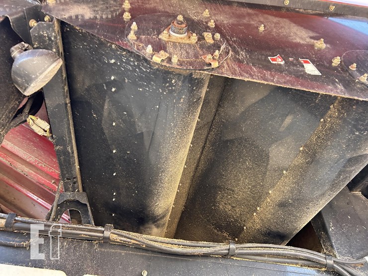 2007-case-ih-7010-image-50