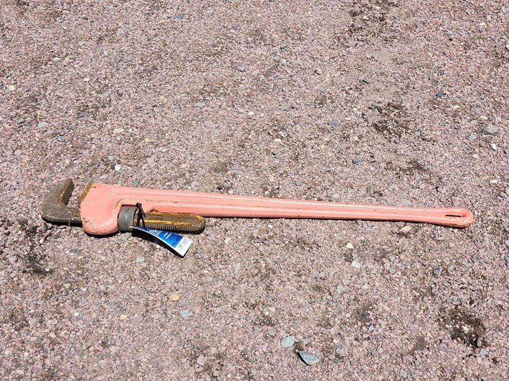 pipe-wrench-image-2
