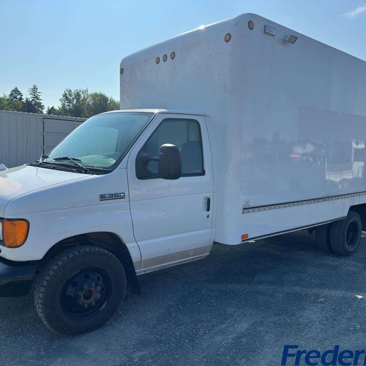 2006 FORD E350