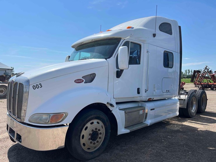 2005-peterbilt-387-image-1