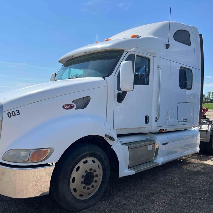 2005 PETERBILT 387
