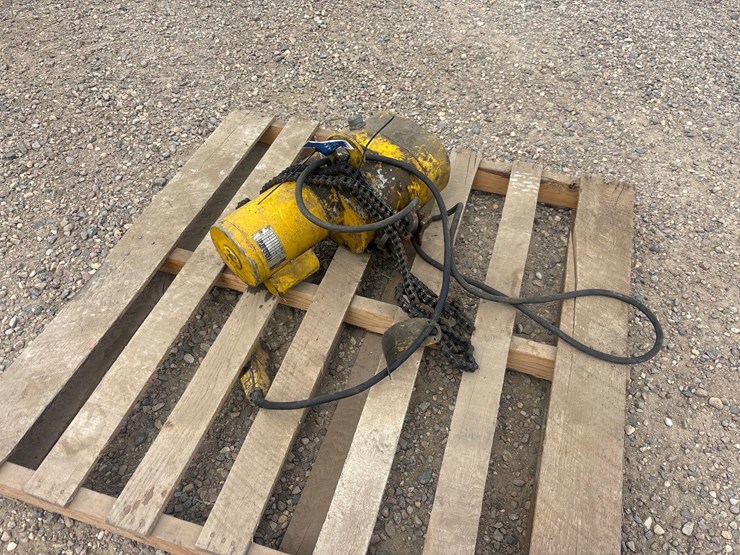budgit-1/2-ton-chain-hoist-image-4