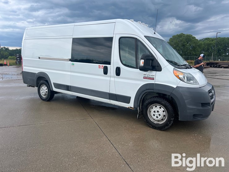 2015-ram-promaster-3500-image-3