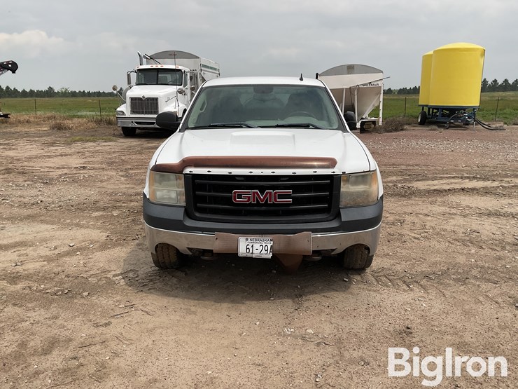 2009-gmc-sierra-1500-image-2