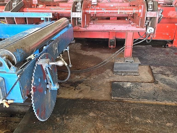 #115-•-roll-case-with-conveyor-and-side-transfer-deck-image-30