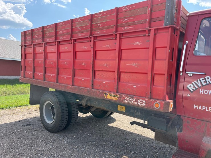 1976-ford-750-grain-truck-image-5
