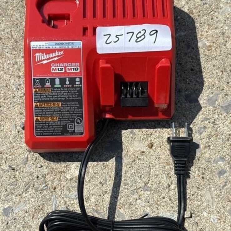 Milwaukee M 12 – M 18 charger unused