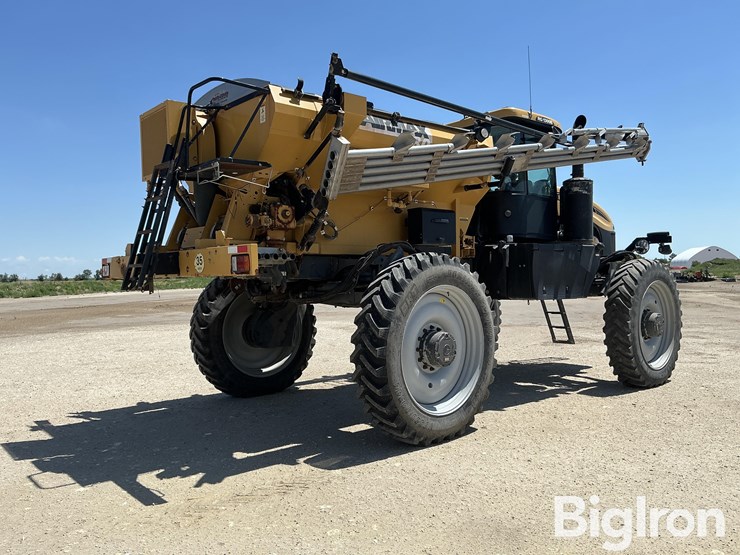 2015-rogator-1300b-self-propelled-dry-spreader-w/airmax-180-image-5