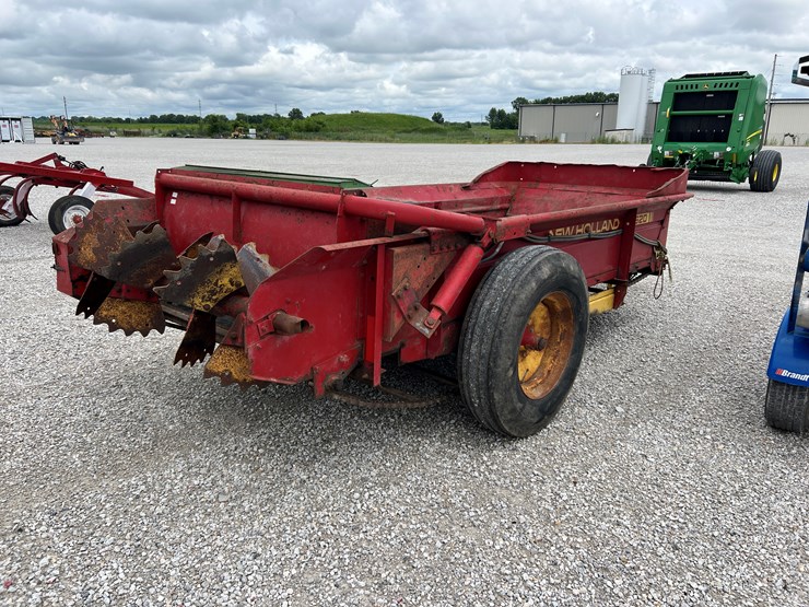 new-holland-520-image-5