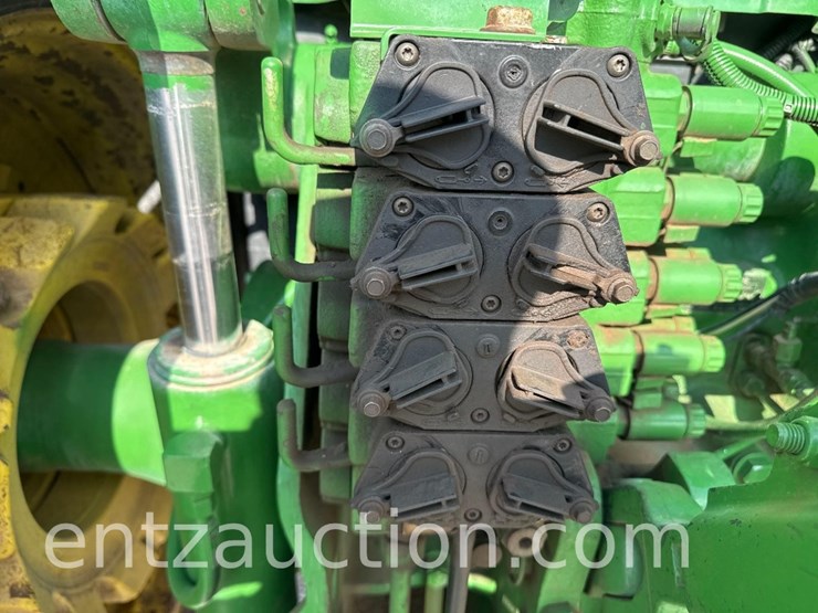 2005-john-deere-8320-image-16