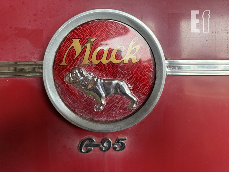 1959-mack-c954-31-image-34