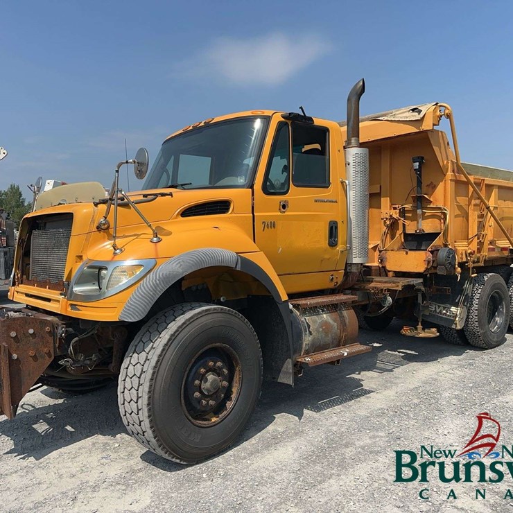 2005 INTERNATIONAL 7600