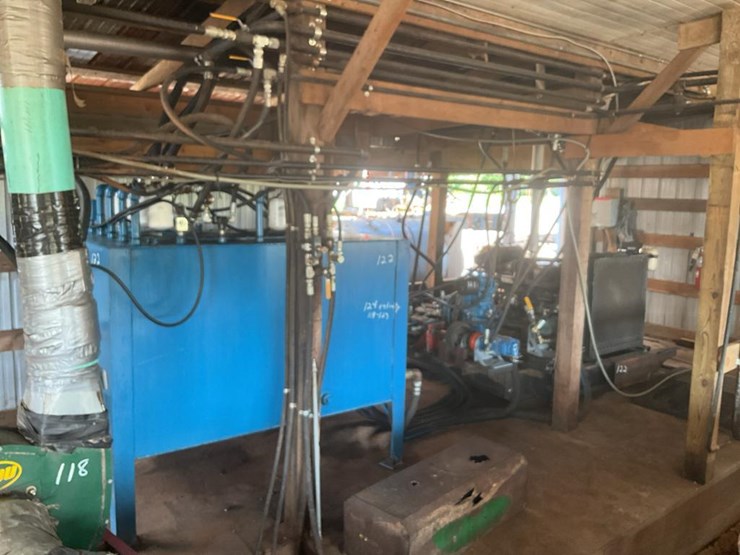 #124-•-entirety-of-power-unit,-hydraulic-tank,-pumps,-and-lines-of-lots-119-123-image-2