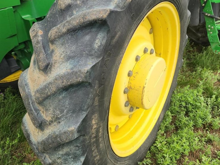 2010-john-deere-8245r-image-14