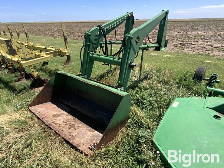 john-deere-146-image-1