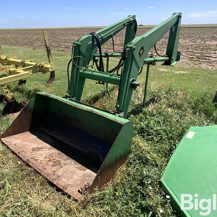 JOHN DEERE 146