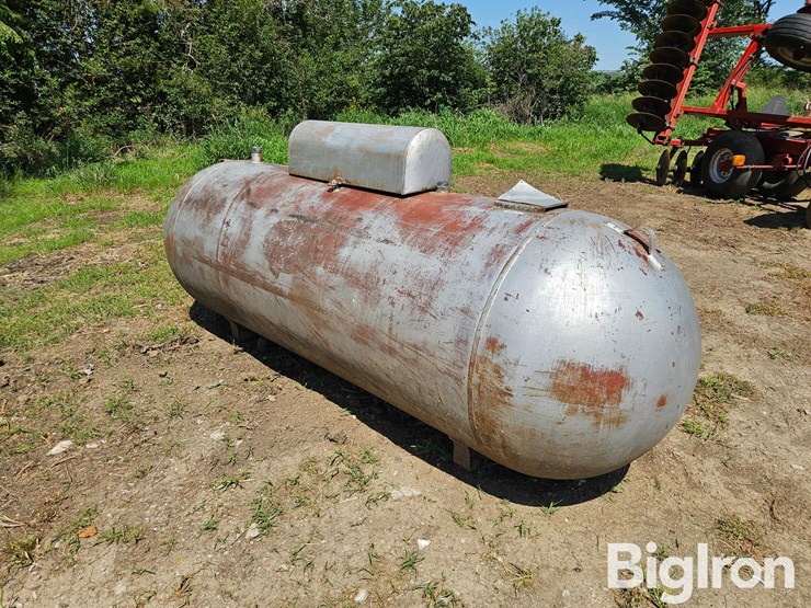 1961-500-gallon-propane-tank-image-1