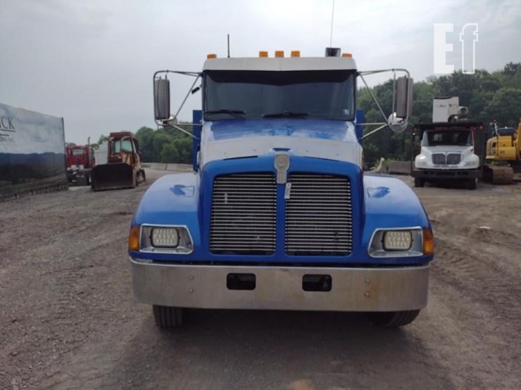 1996-kenworth-t300-image-2