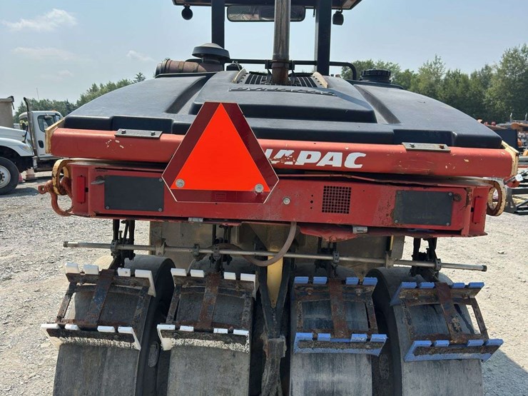 2005-dynapac-cc422hf-image-5