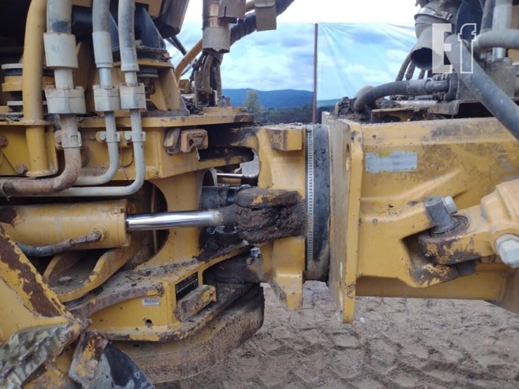 caterpillar-740-image-21