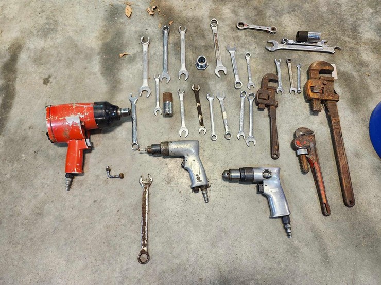 assortment-of-tools-image-1