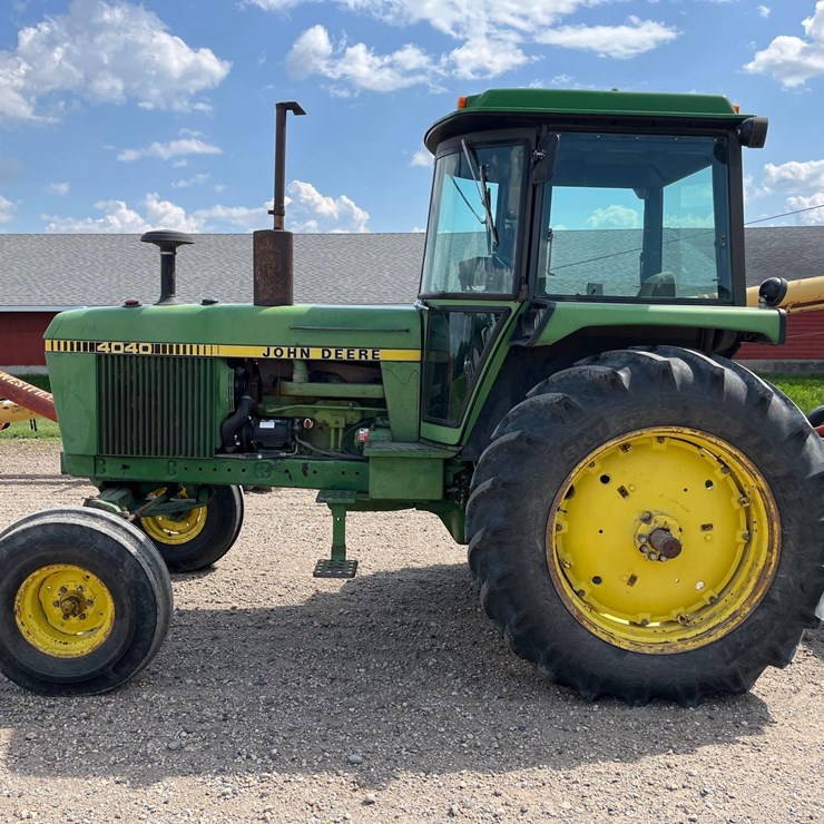 1982 JOHN DEERE 4040
