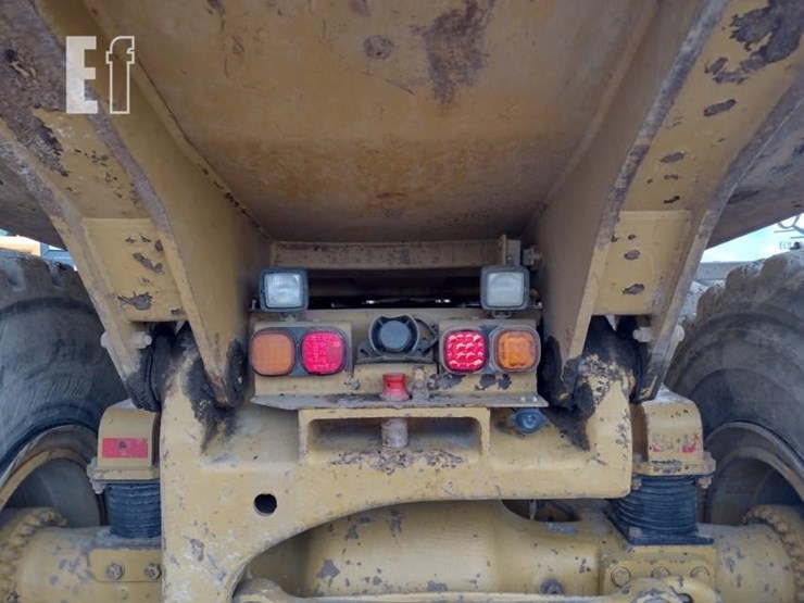 caterpillar-740-image-30