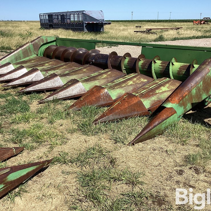 JOHN DEERE 853