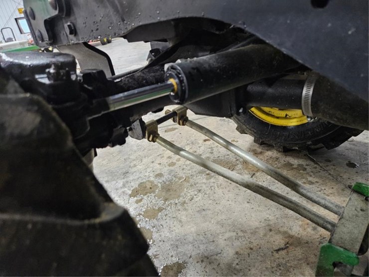 john-deere-2320-image-39